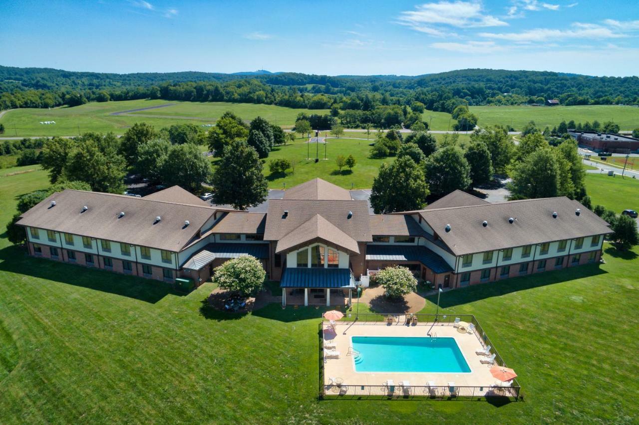 Round Hill Inn Orange Exteriér fotografie